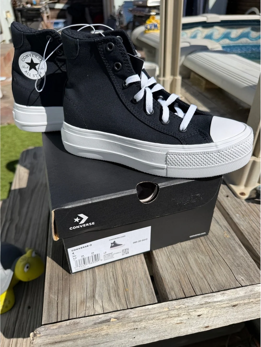 Converse Day One Platform Hi Top Size 4 Black and White